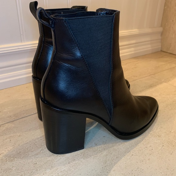 Jonak Paris - black leather heeled ankle boots - Picture 3 of 15
